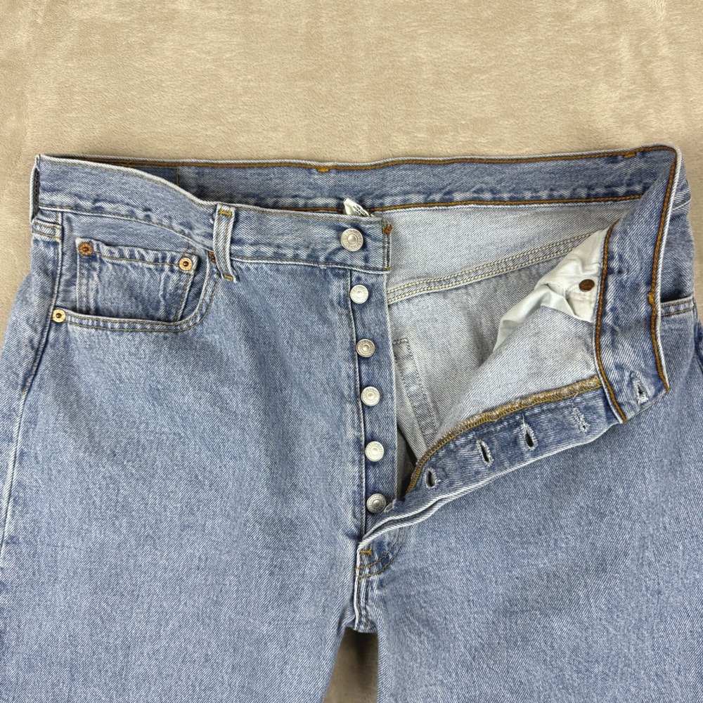 Levi's 501 Jeans Mens 38x30 (Fits 36x29) Light Wash Button Fly 2002 Y2K - Picture 2 of 16